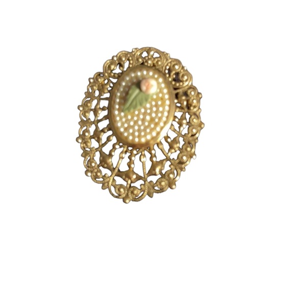 Accessories - Vintage Pin.   CL/TQ